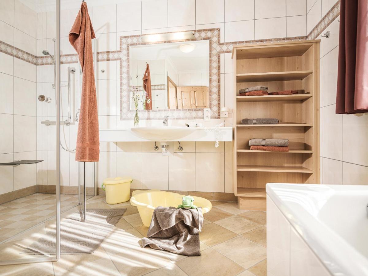 Kinderbauernhof Scharrerhof Hollersbach im Pinzgau Exteriör bild